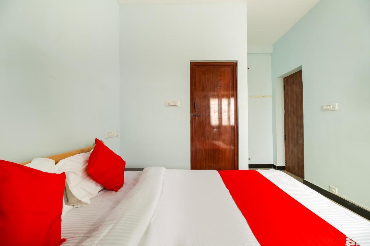 Oyo 71549 Shri Sai Apartments Mettuppālaiyam Exteriör bild