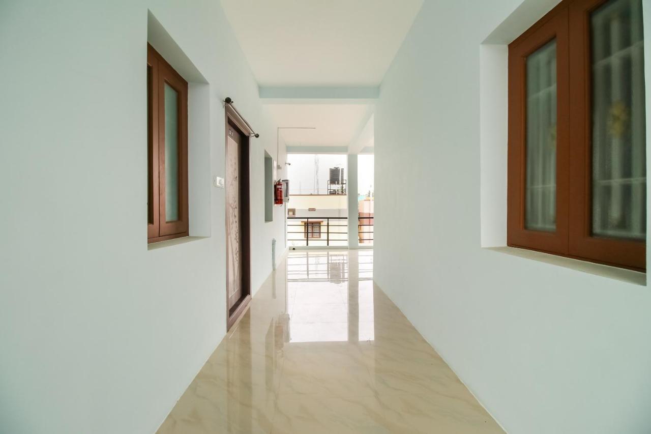 Oyo 71549 Shri Sai Apartments Mettuppālaiyam Exteriör bild