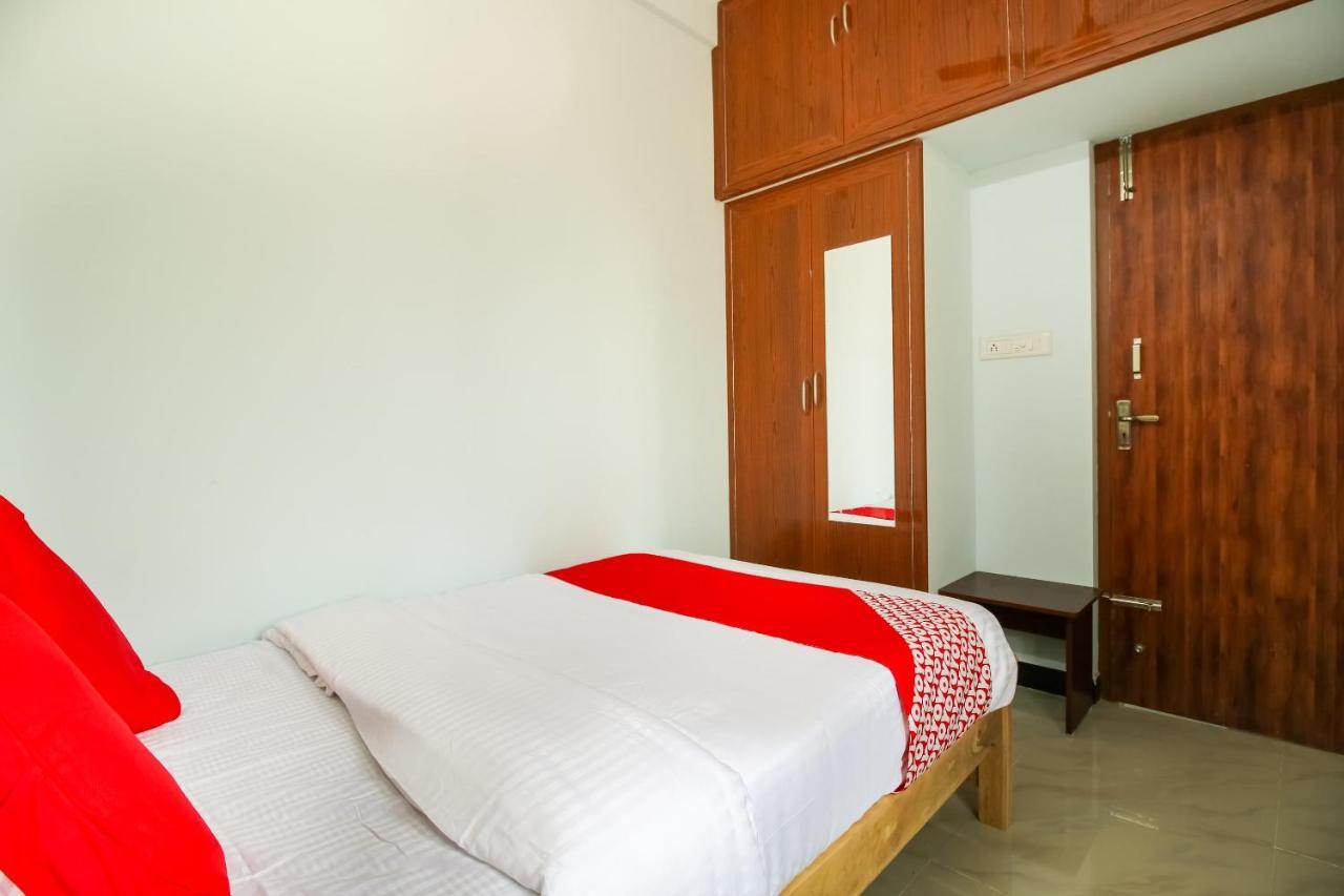 Oyo 71549 Shri Sai Apartments Mettuppālaiyam Exteriör bild