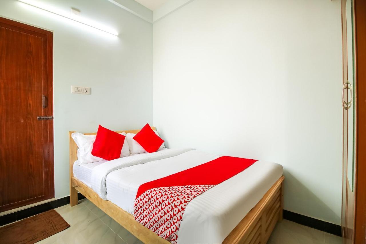Oyo 71549 Shri Sai Apartments Mettuppālaiyam Exteriör bild